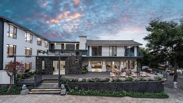 Front of property - evening/night