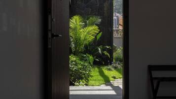 Comfort Double Room, Smoking, Private Bathroom | Laptop workspace, soundproofing, free WiFi