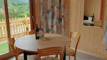 Chalet | Dining