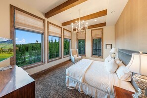 5 bedrooms, iron/ironing board, free WiFi, bed sheets