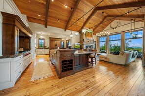 Interior - Book for Winter! Ski-In, Ski Out Chalet with Hot Tub! Ping Pong Table! (Big Sky)