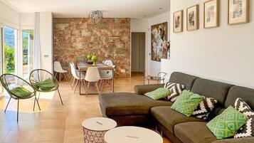 5 bedrooms