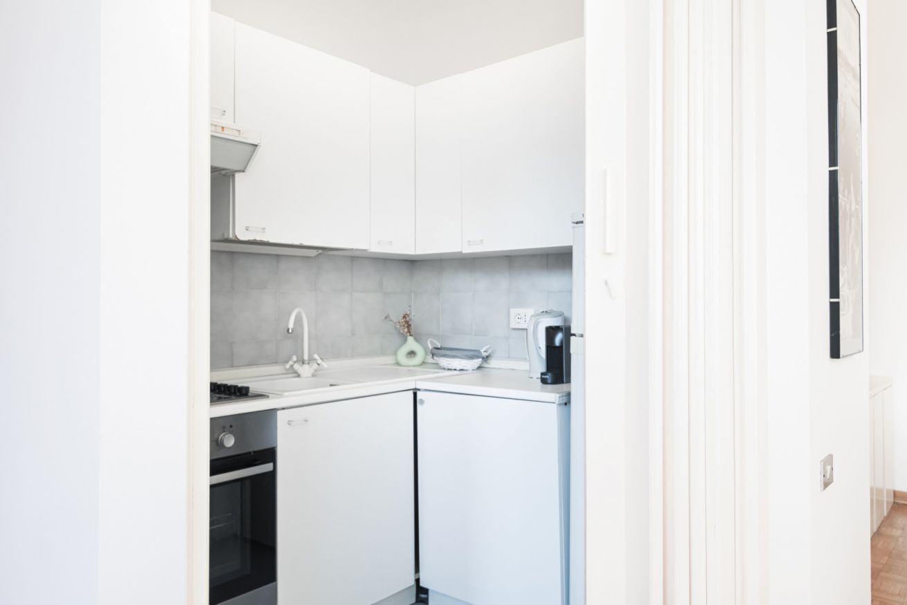 Frigorifero, forno, piano cottura, macchina per tè/caffè