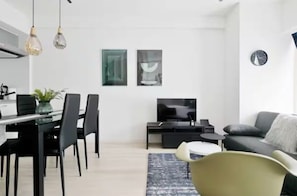 Living room - Oyado RAKU (Osaka)