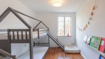 4 habitaciones, escritorio, tabla de planchar con plancha y wifi gratis