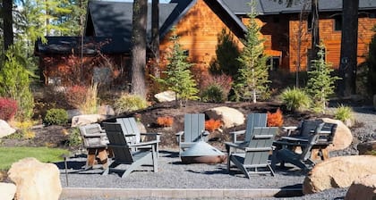 Architecturally-Stunning, Custom Cle Elum Luxury Retreat • Main House + Guest Ho