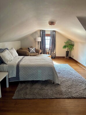 4 slaapkamers, een bureau, wifi, beddengoed