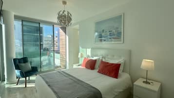 2 bedrooms, iron/ironing board, WiFi