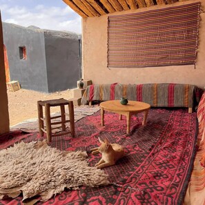 Terrace/patio - Cozy Camp with 6 bungalows in Mhamid, in the Sahara Dunes authentic Berber life (zagora M'hamid el ghizlane)