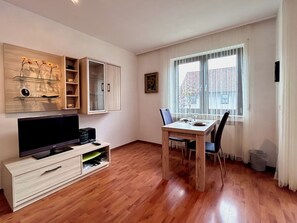 Dining - Vacation apartment Kleine Seeperle - your retreat in Nonnenhorn (Nonnenhorn)