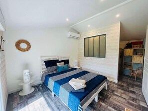 2 bedrooms, desk, iron/ironing board, travel crib