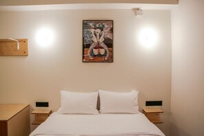 1 chambre, fer et planche à repasser, accès au Wi-Fi (inclus)