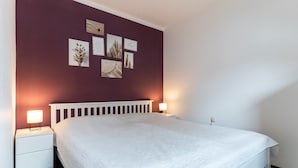 Căn hộ | 1 phòng ngủ, trang bị nội thất với thiết kế riêng biệt 