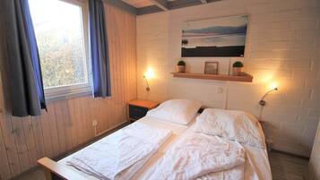 3 bedrooms, individually furnished