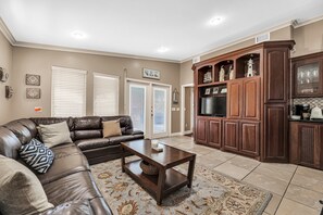 Living area - Amazing Waterfront Views! Right on the Canal - Villa 143 (Port Isabel)