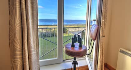 First floor 2-bedroom apartment with views over the famous James Braid Brora Golf Course.