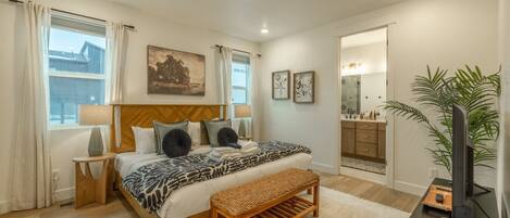 5 bedrooms, desk, iron/ironing board, free WiFi