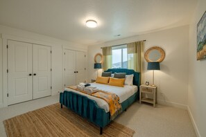 5 bedrooms, desk, iron/ironing board, free WiFi
