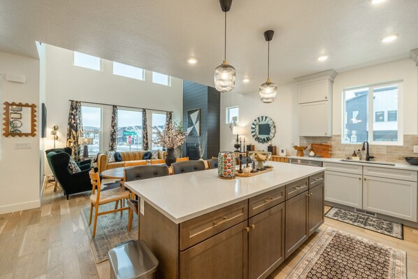 المنشأة من الداخل