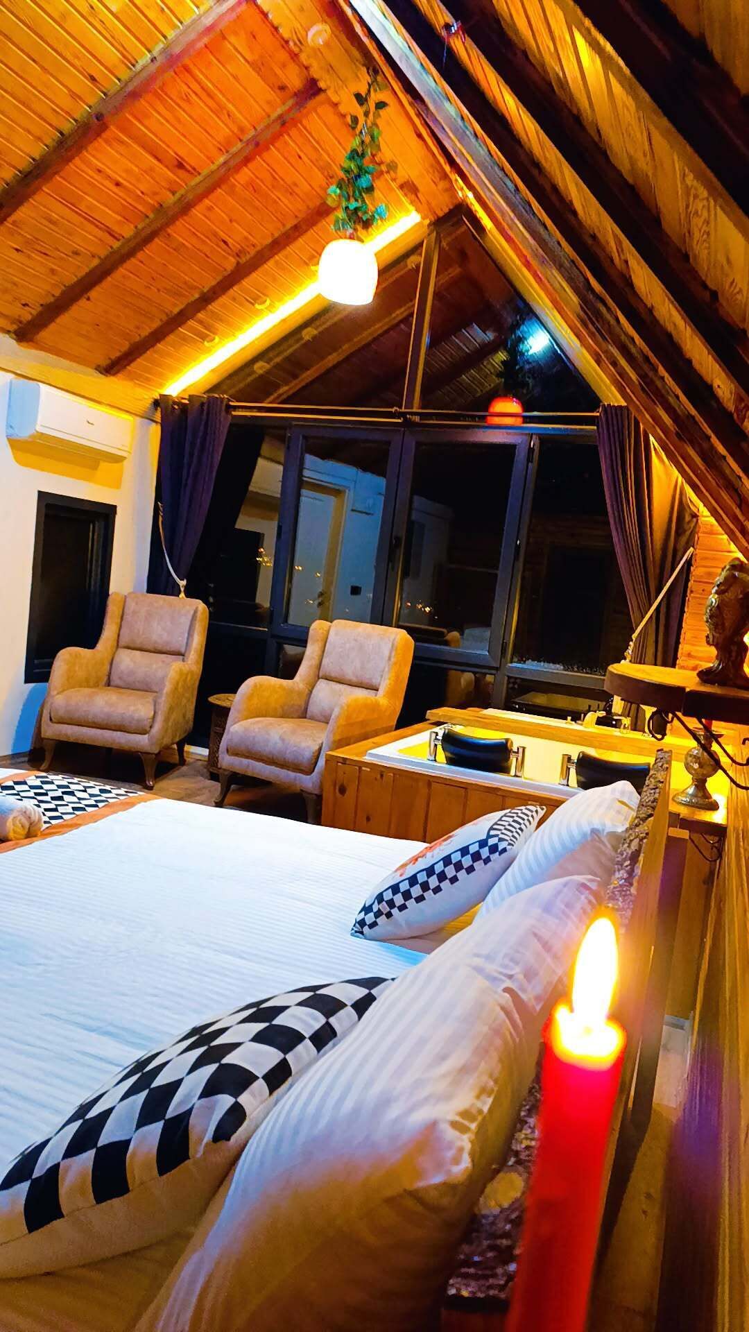 Bungalow phong cách lãng mạn | Trang trí khác biệt, trang bị nội thất với thiết kế riêng biệt 