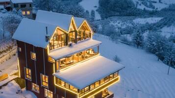 Individueel gedecoreerd, individueel gemeubileerd, een laptopwerkplek