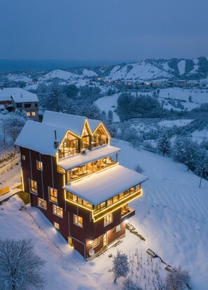 Individually decorated, individually furnished, laptop workspace - Seyri Alem Suite Bungalow (Ardesen)