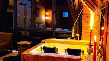 Romantic Bungalow | Individually decorated, individually furnished, laptop workspace