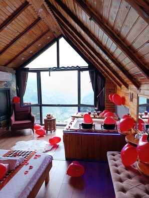 Familienbungalow, Balkon, Flussblick