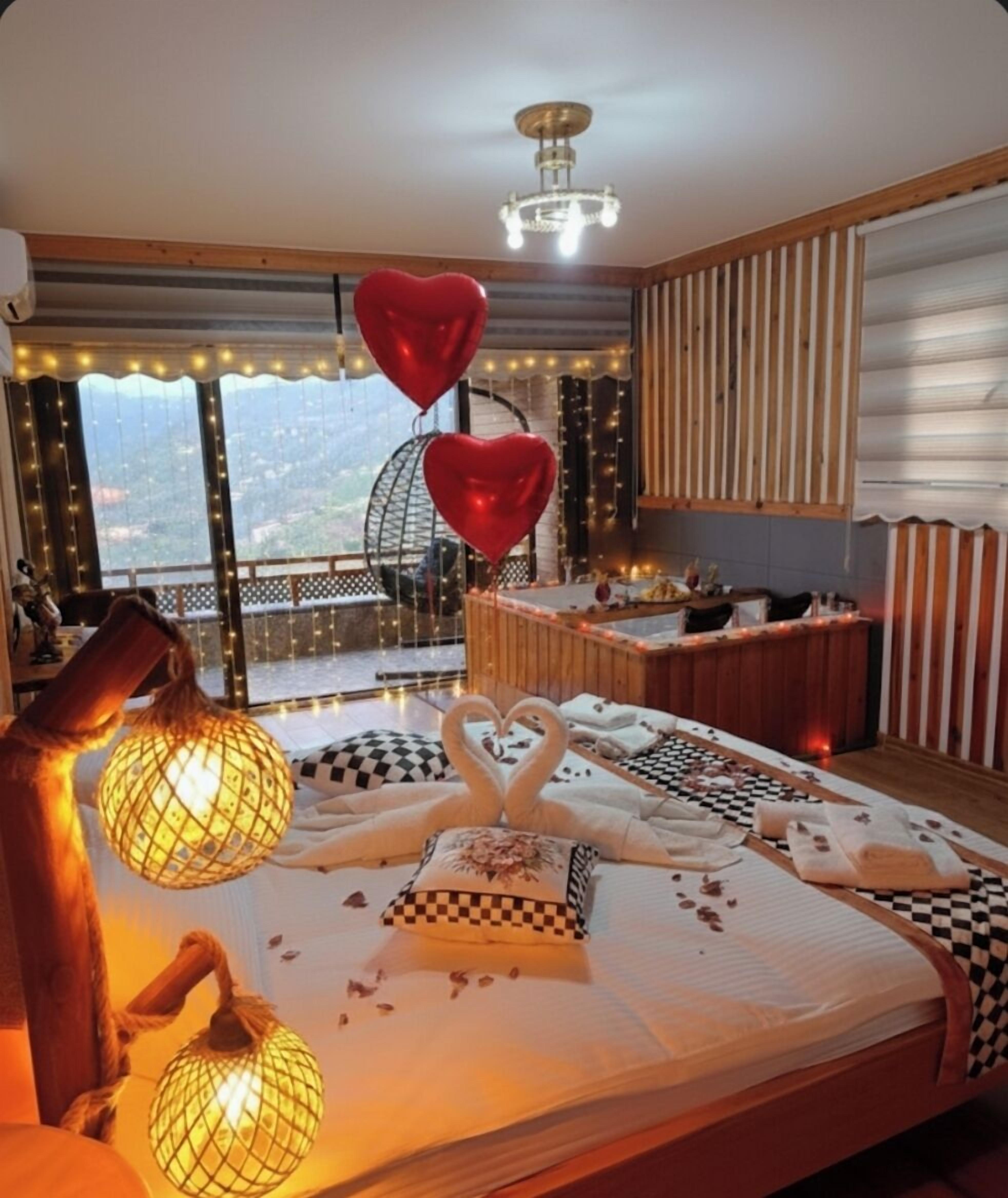 Individually decorated, individually furnished, laptop workspace