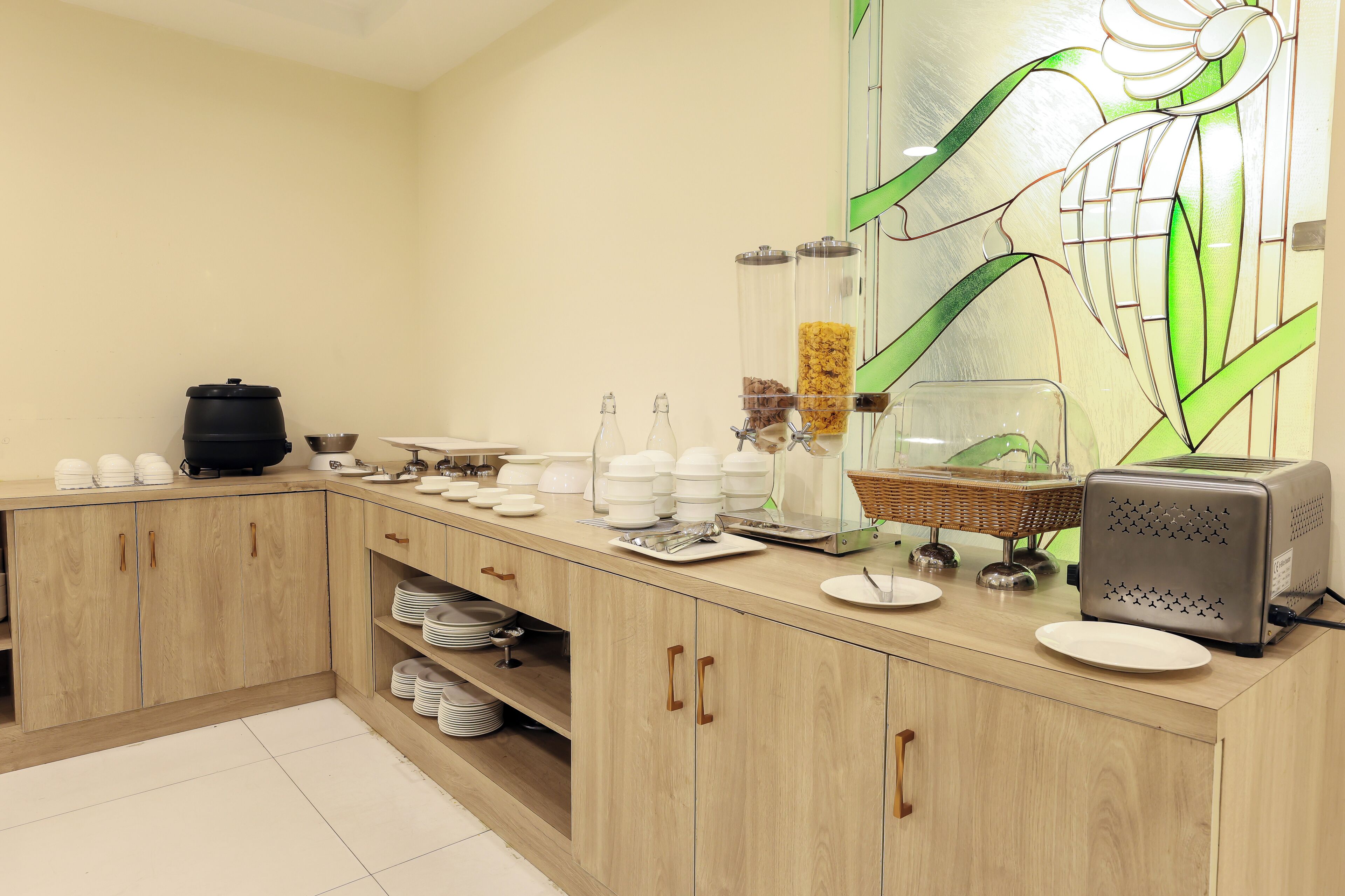 Päivittäinen buffetaamiainen (700 INR per henkilö)