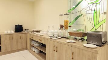 Daily buffet breakfast (INR 700 per person)