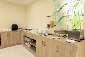 Daily buffet breakfast (INR 700 per person)