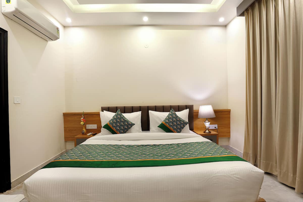 Superior Double Room | Free WiFi, bed sheets