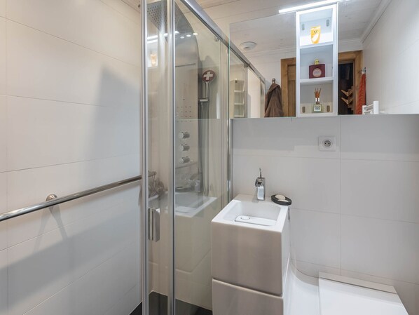Bathroom - Apartment in Courchevel 1300 for 8 people, ski-in/ski-out with sauna (La Tania)