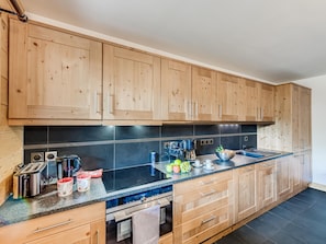 Fridge, microwave, dishwasher, coffee/tea maker - 4* Apartment in Tignes - Ski-in/Ski-out, Hotel Services Included (Tignes)