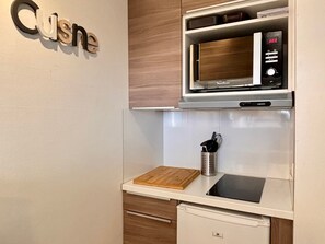 Kühlschrank, Mikrowelle, Geschirrspüler