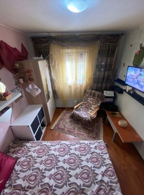 Dormitorio condiviso, 1 camera da letto, fumatori, vista giardino | 1 camera