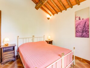 Apartment | 1 bedroom, individually furnished, bed sheets