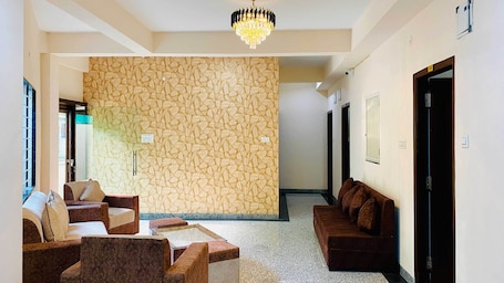 Sala de estar en el lobby. Hotel Regency