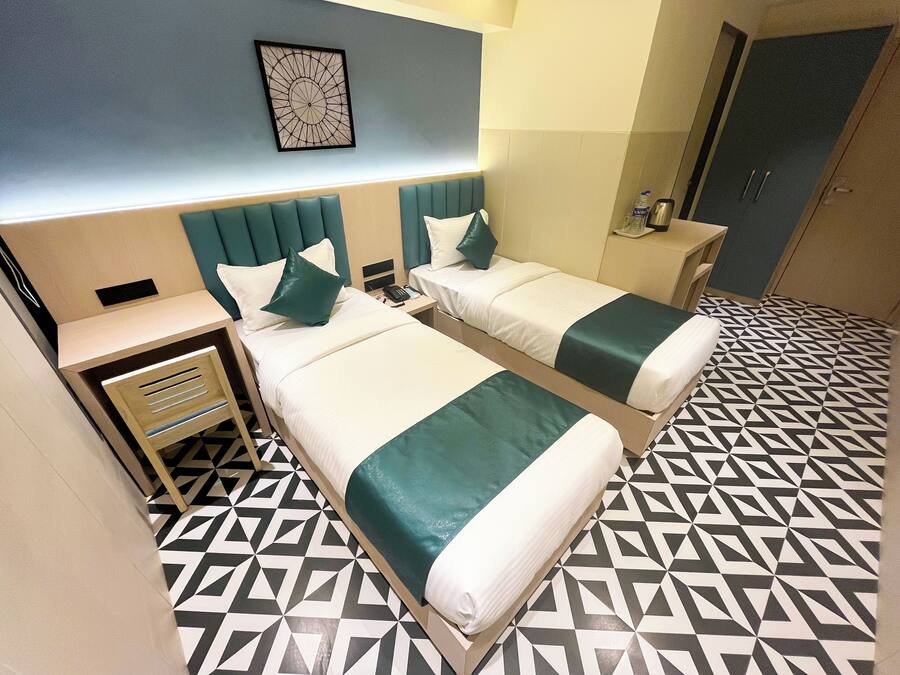 Habitación Deluxe con 2 camas individuales | Escritorio, espacio para trabajar con un portátil, wifi gratis