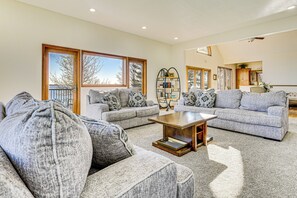 House (4 Bedrooms) | Interior - Waterfront Home w/ Boat Dock & Deck in Storm Lake! (Storm Lake)