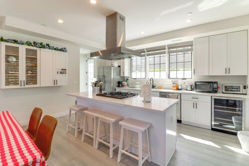 Shop, Dine & Explore Pasadena! Newly Built Home