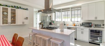 Shop, Dine & Explore Pasadena! Newly Built Home