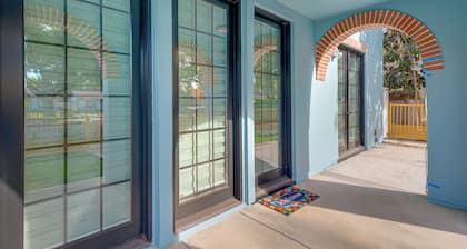 1 Mi to Rose Bowl: Pasadena Home w/ Fenced Yard!