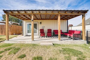 House (1 Bedroom) | Interior - Fenced Yard: Modern Barndominium in Amarillo! (Amarillo)