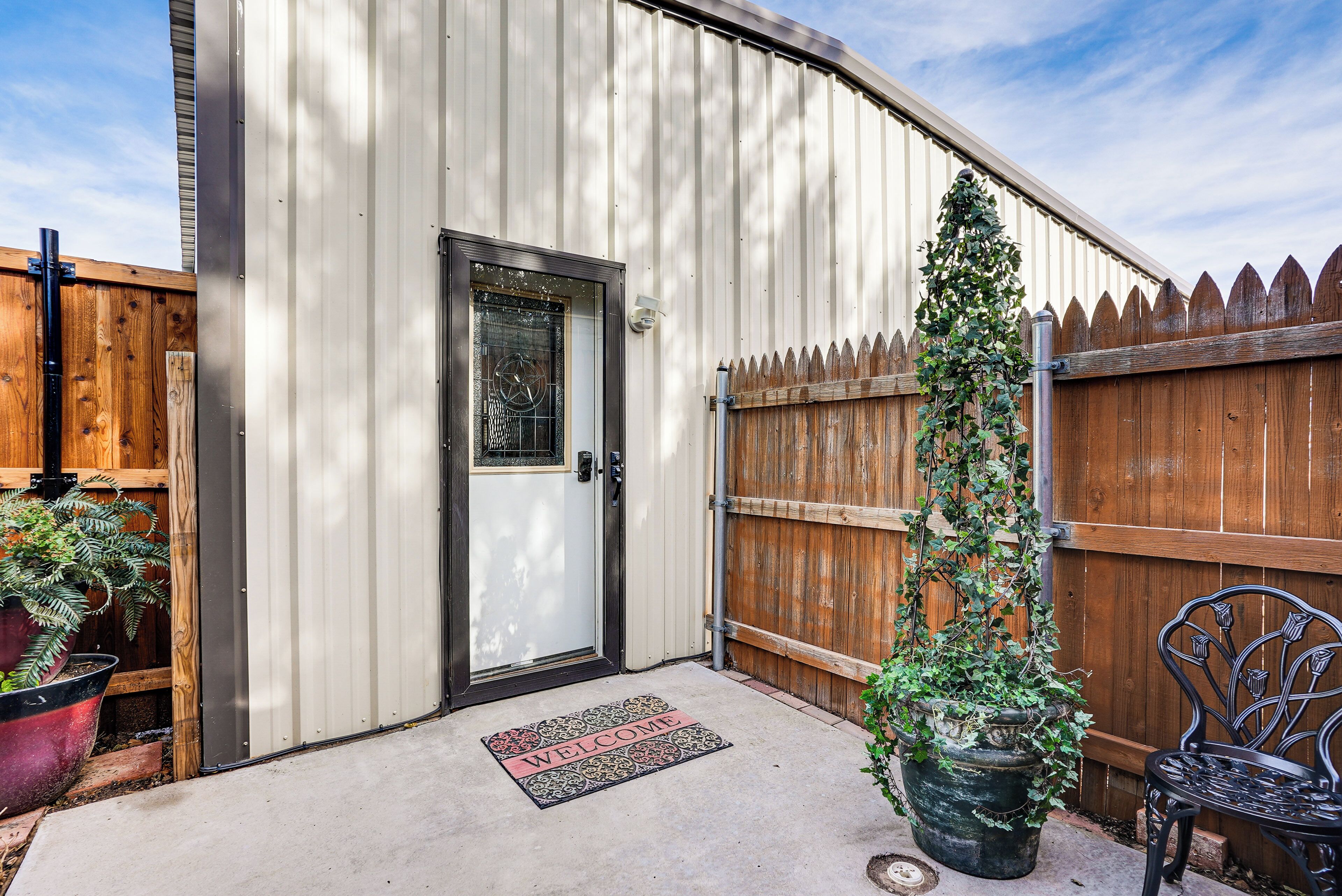 House (1 Bedroom) | Interior