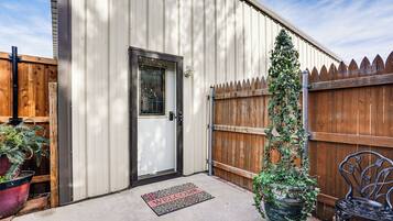 House (1 Bedroom) | Interior