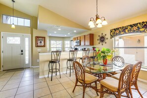 House (4 Bedrooms) | Interior