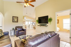 House (4 Bedrooms) | Interior