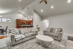 House (4 Bedrooms) | Interior
